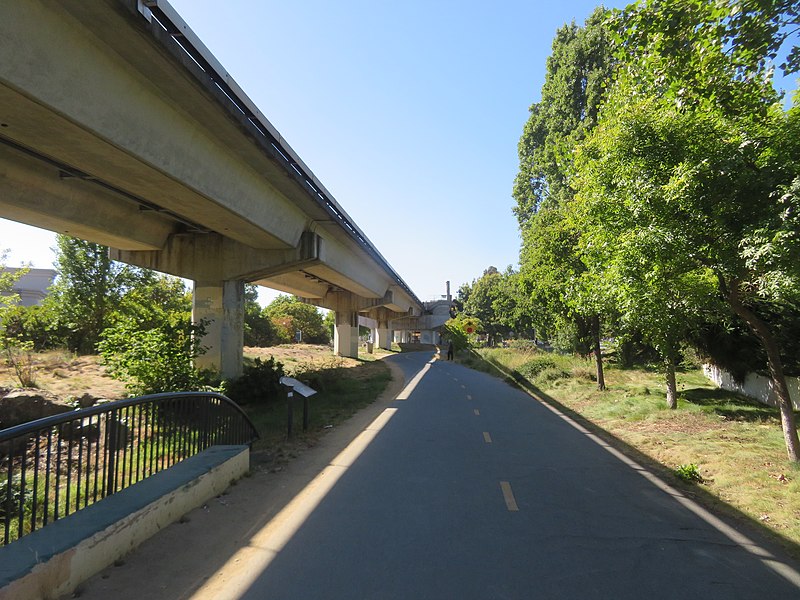 800px-ohlone greenway and r-line viaduct %282%29%2c july 2020