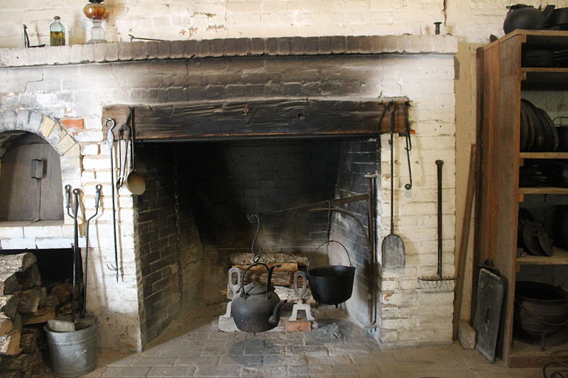 800px-open hearth cooking%2c kent plantation house img 4213
