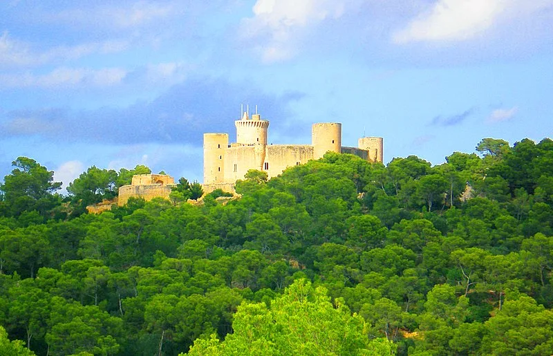 800px-palma de mallorca - bosque y castillo de bellver - panoramio