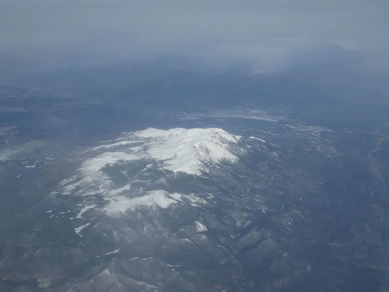 800px-pikes peak%2c colorado %2814203642374%29