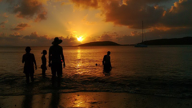 800px-playa melones en barrio playa sardinas i%2c culebra%2c puerto rico