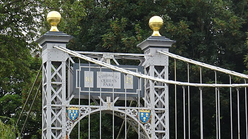 800px-queens park bridge plaque%2c chester%2c cheshire%2c england