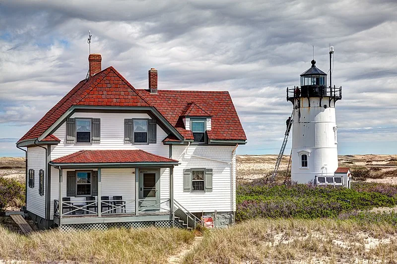 800px-race point lighthouse being painted 2012