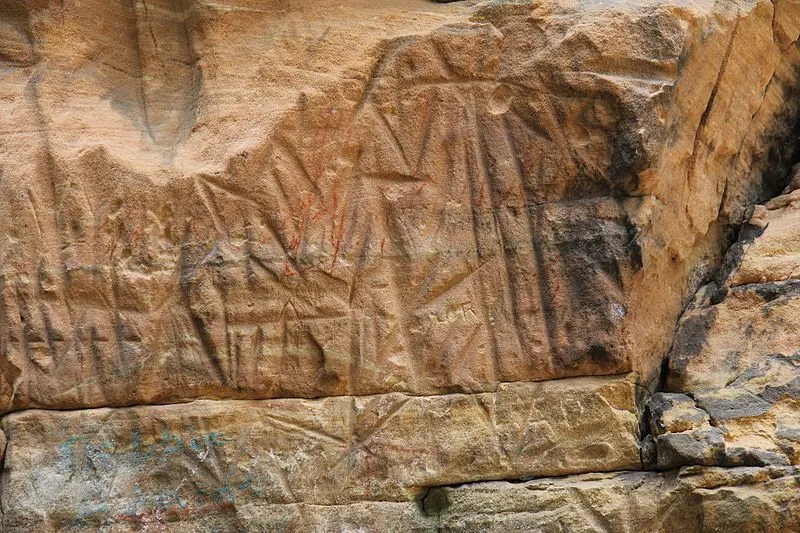 800px Roche A Cri Petroglyph June 2014 800px-roche a cri petroglyph june 2014