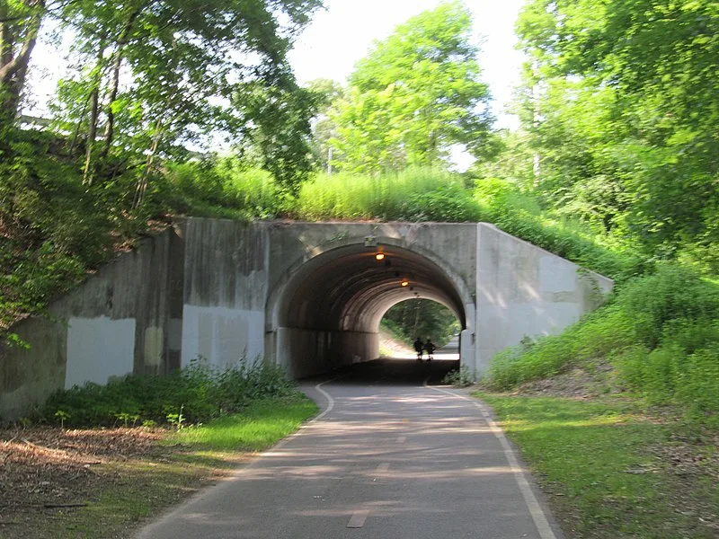 800px Route 33 underpass2C Washington Secondary Trail2C Cranston2C Rhode Island 800px-route 33 underpass%2c washington secondary trail%2c cranston%2c rhode island