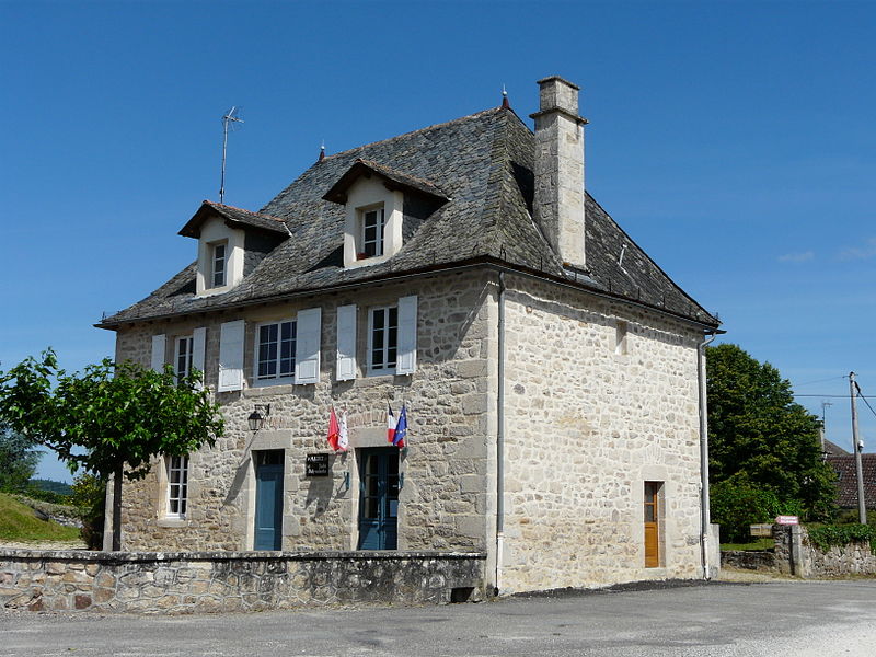 800px-saint-bonnet-les-tours-de-merle mairie