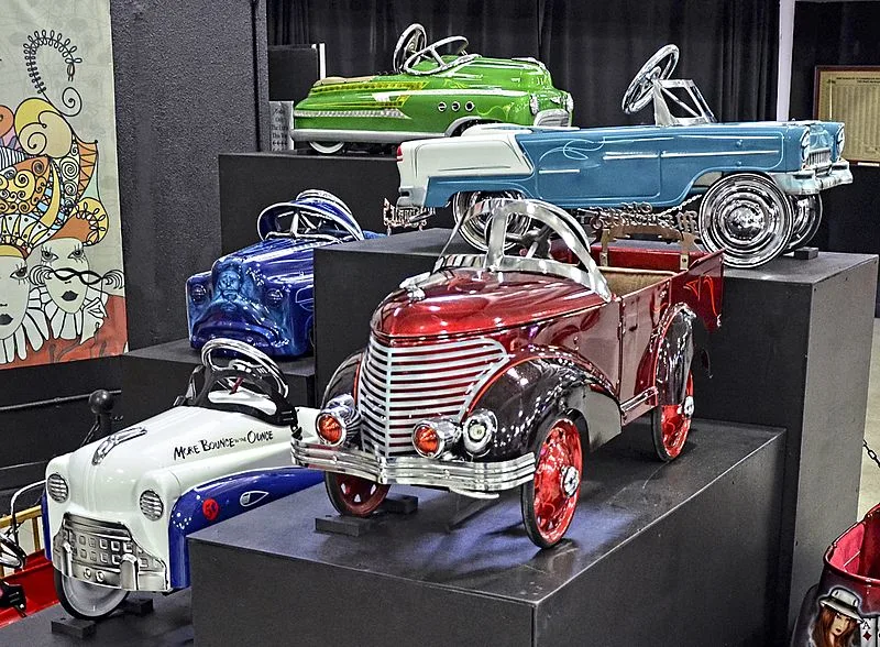 800px-san diego automotive museum car toys %2811080712185%29