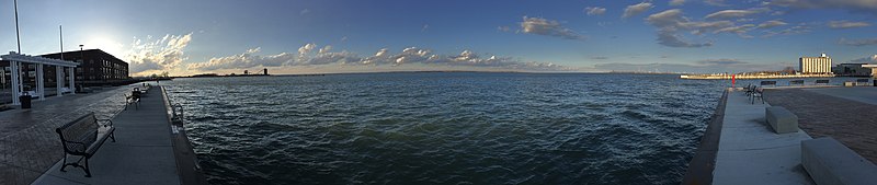 800px-sandusky%2c ohio - 20201212 - 05 - lakeward panorama from jackson pier