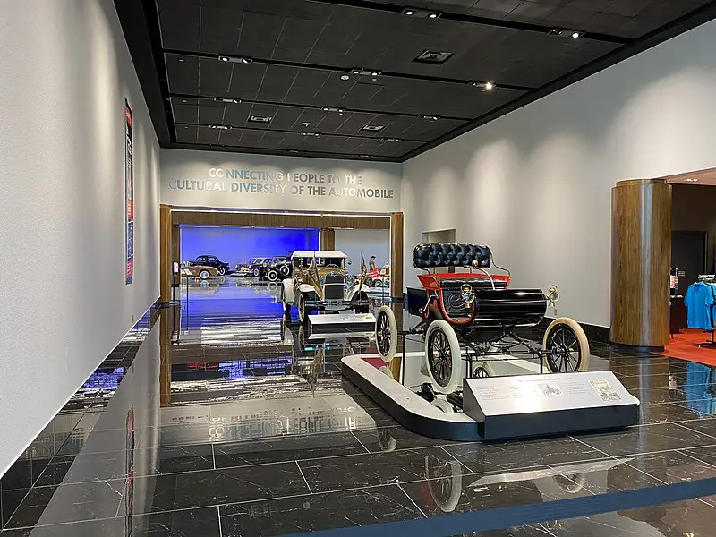 800px-savoy automobile museum june 2022 1