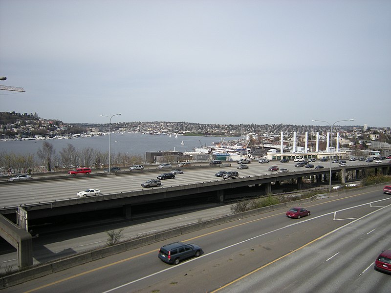 800px-seattle - lake union from across i-5