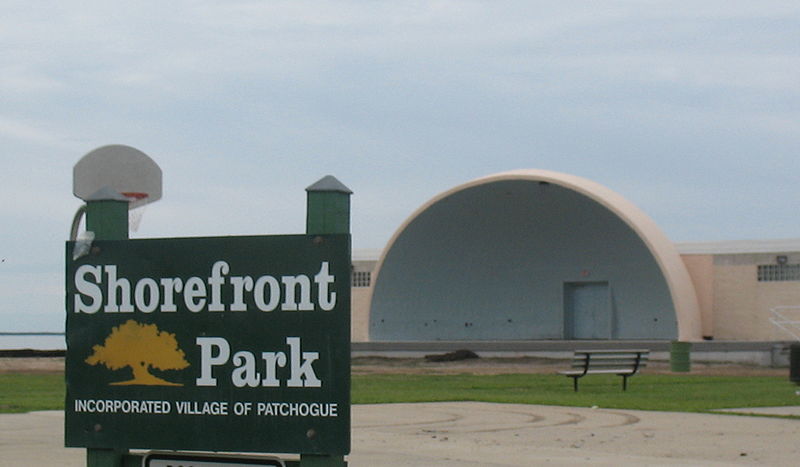 800px-shorefront park - patchogue