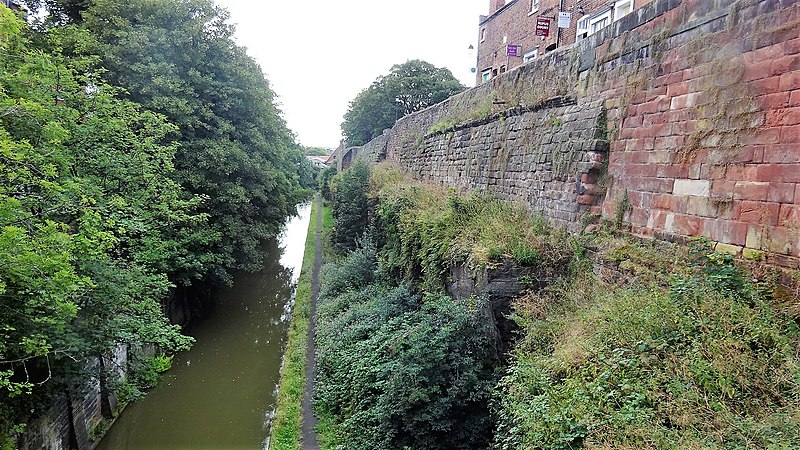 800px-shropshire union canal%2c cheshire%2c england - view from northgate