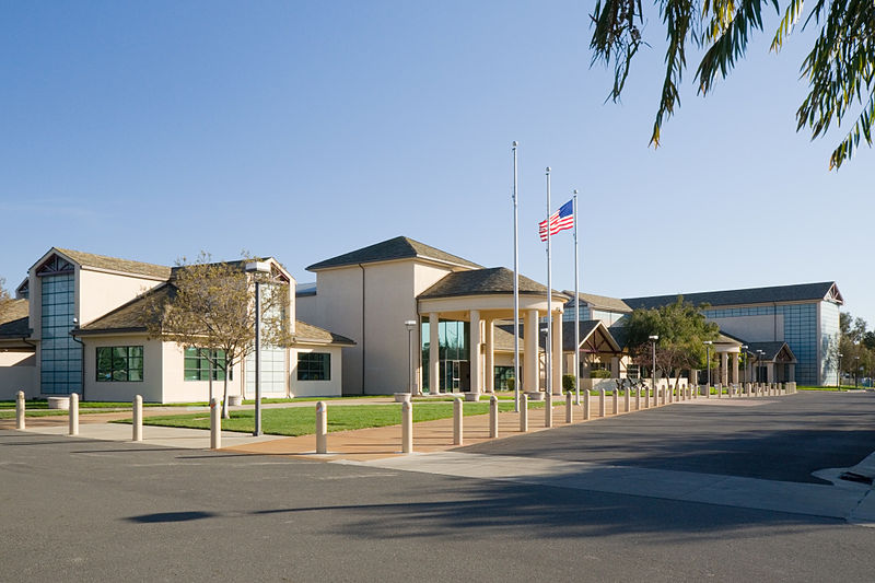 800px-silliman activity and family aquatic center