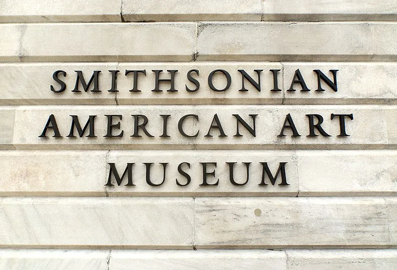 800px-smithsonian american art museum exterior