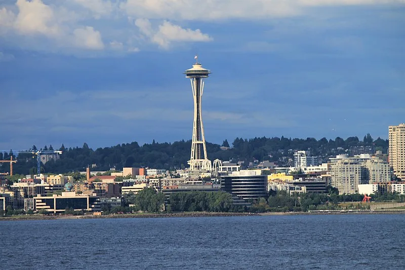 800px-space needle seen from wenatchee ferry on puget sound
