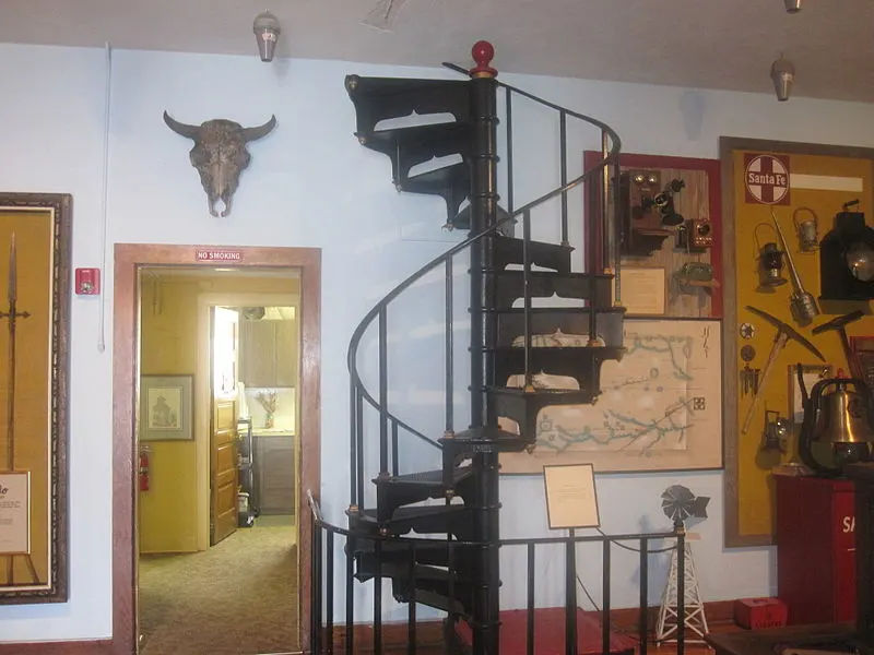 800px Spiral staircase2C Deaf Smith County2C TX2C Museum IMG 4880 800px-spiral staircase%2c deaf smith county%2c tx%2c museum img 4880