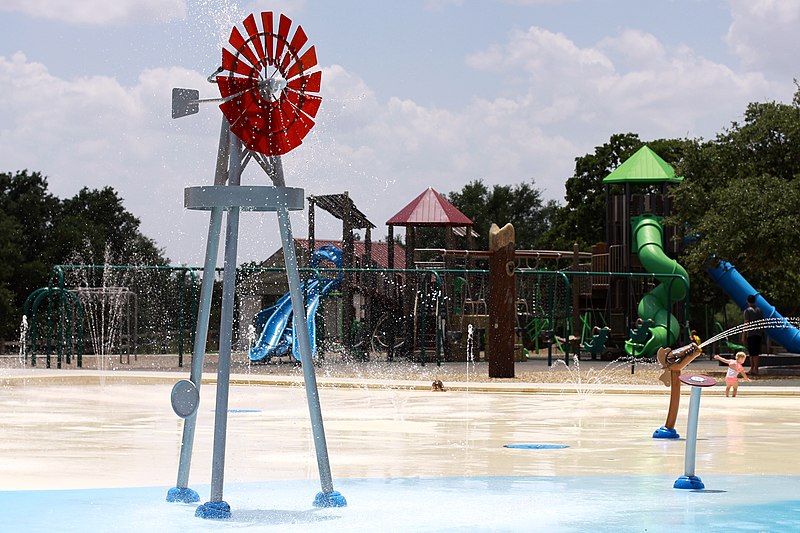 800px-splash pad and playground garey park georgetown texas 2019