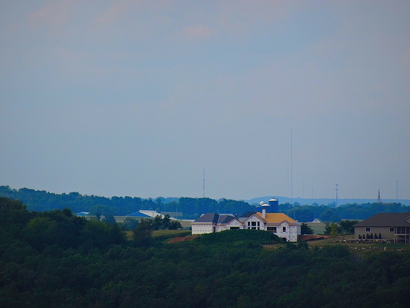 800px-springfield hill and baraboo range towers - panoramio