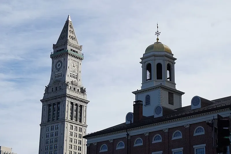 800px-steeples of both the old state house%28massachusetts%29 and the custom house