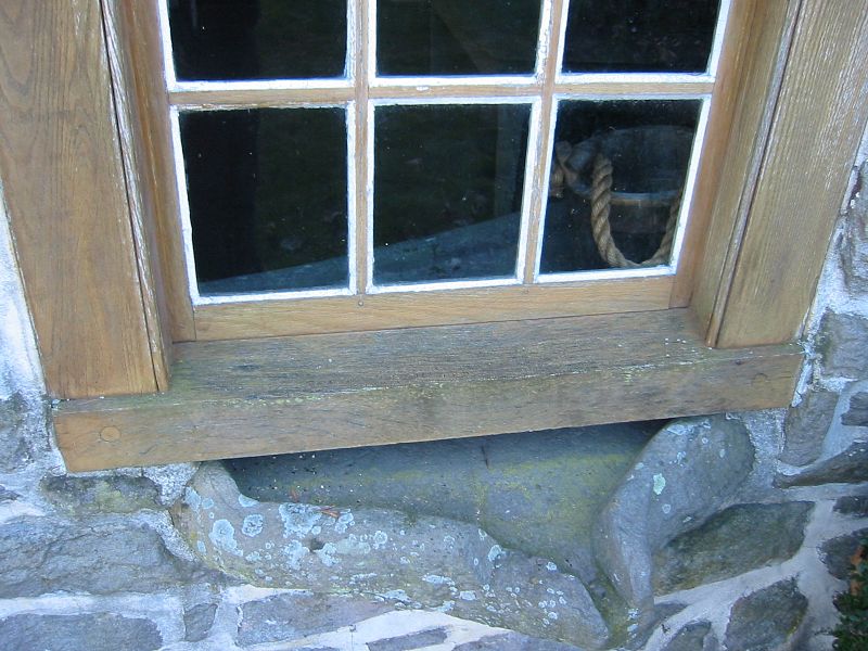 800px-stone window sill sink - panoramio