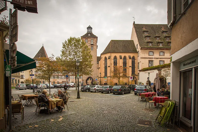 800px-strasbourg place de l%e2%80%99h%c3%b4pital