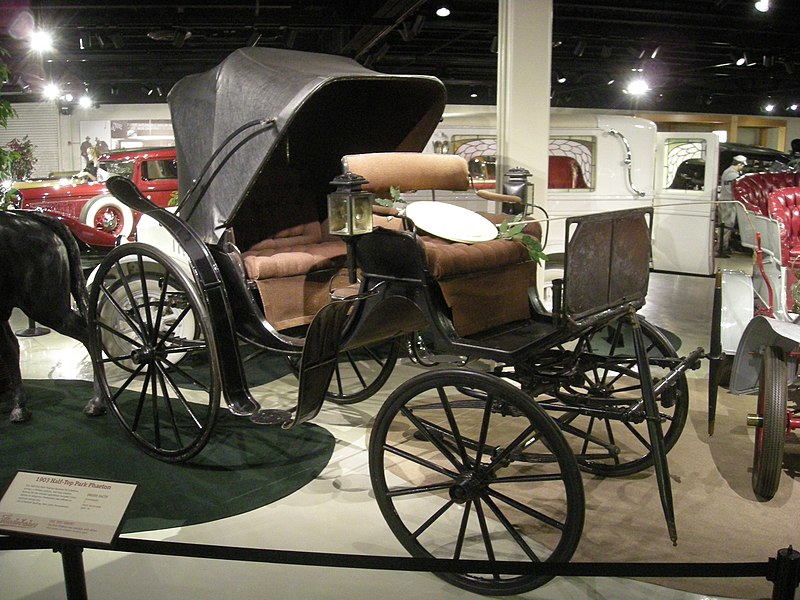 800px-studebaker national museum may 2014 006 %281903 studebaker half-top park phaeton%29