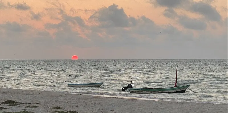 800px-sunset%2c malec%c3%b3n de progreso%2c yucatan%2c mexico - 4