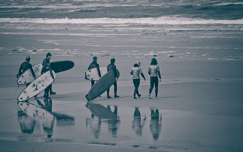 800px-surf lessons%2c strandhill