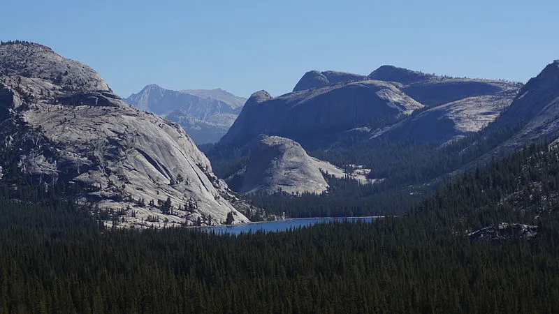 800px-tenaya lake%2c tioga rd. yosemite