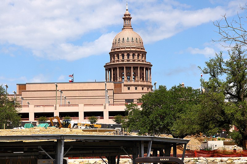 800px-texas capitol dome east side waterloo park 2020