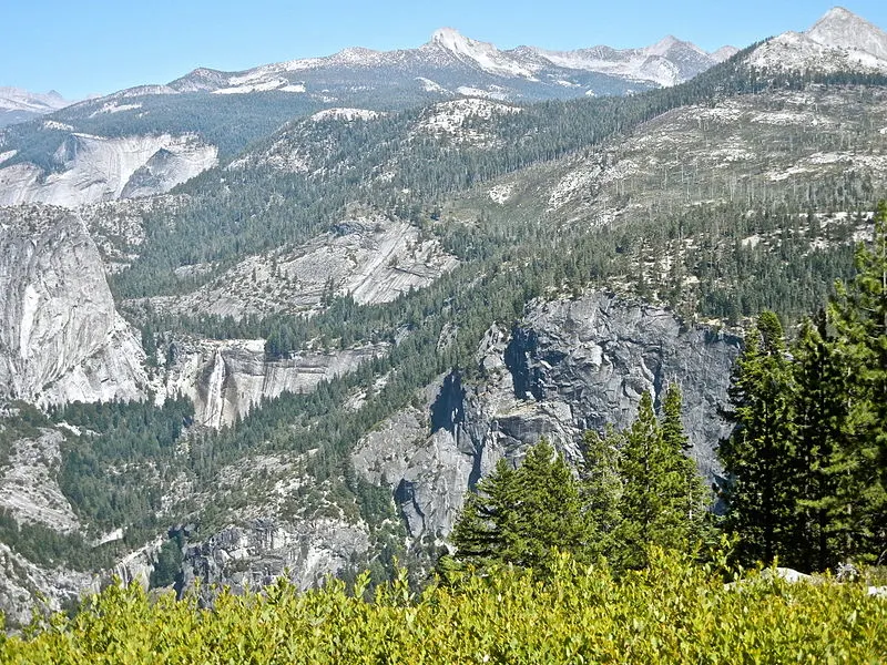 800px-the yosemite valley%2c including a glimpse of nevada and vernal falls