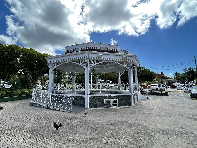 800px-the gazebo in the emancipation garden on st thomas is the site for concerts and government ceremonies