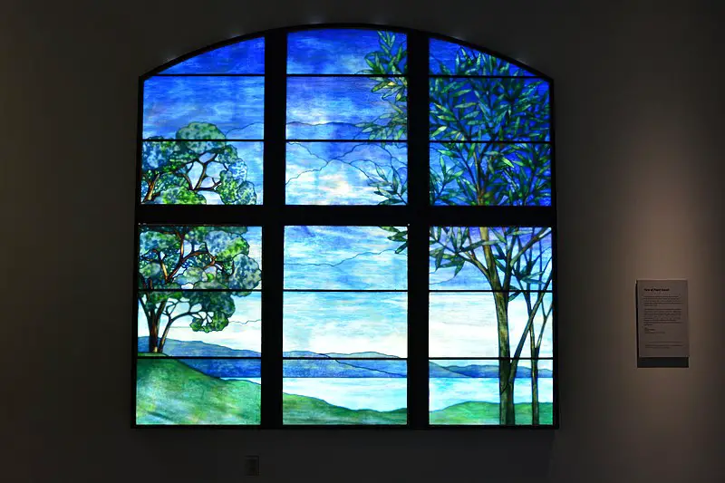 800px-tiffany stained glass %27view of puget sound%27