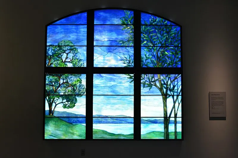 800px-tiffany stained glass %27view of puget sound%27