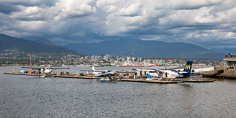 800px-vancouver %28bc%2c canada%29%2c vancouver harbour flight centre -- 2022 -- 2122