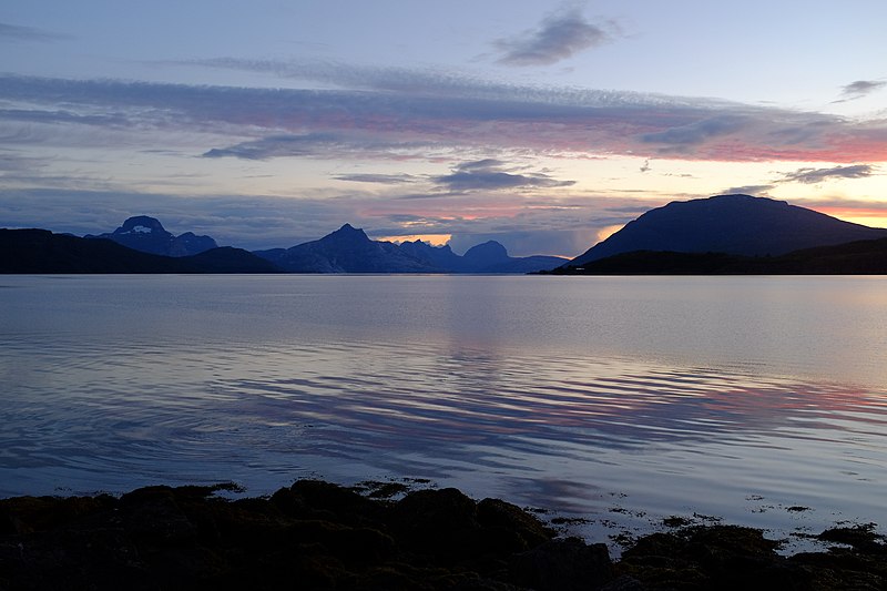 800px-view from leirfjord towards sjunkhatten national park