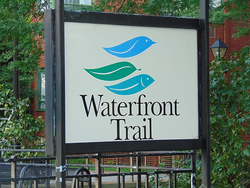 800px-waterfront trail - access signage at spencer smith park%2c burlington%2c ontario%2c canada