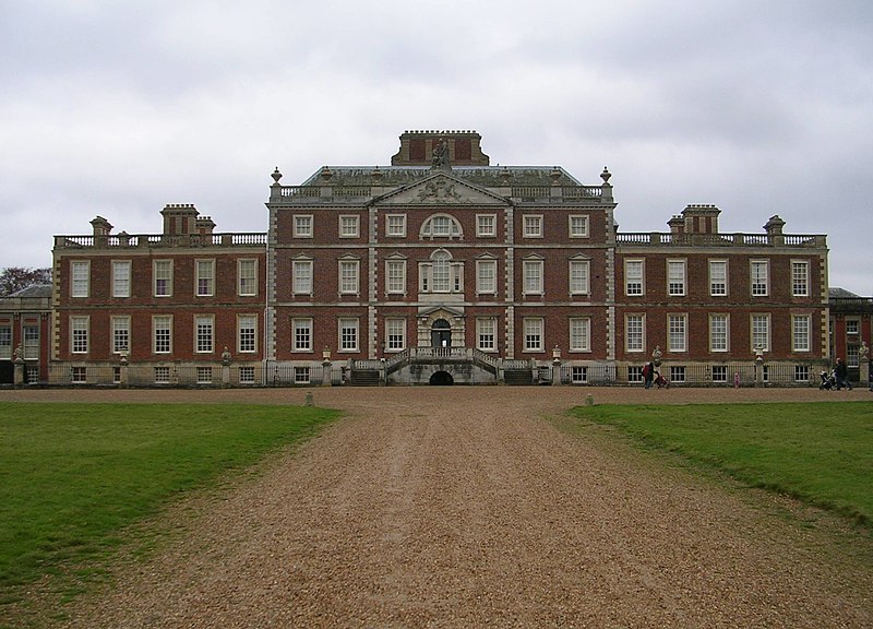800px-wimpole hall front
