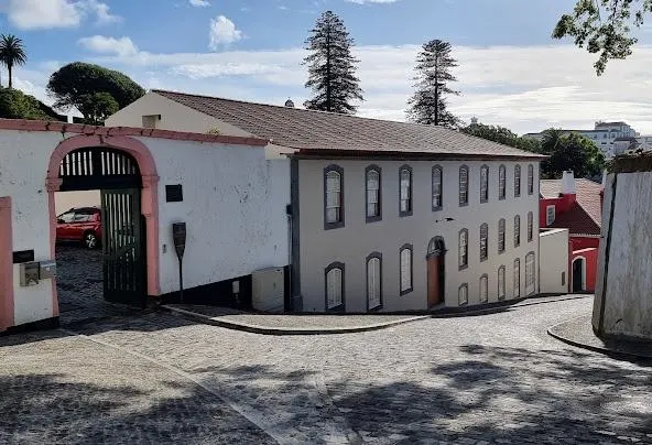 AF1QipPfb4OM 8U74i4iiqrJnDSs3 ob7fYMoG8oRfKw592 h404 n k no Af1qippfb4om 8u74i4iiqrjndss3 -ob7fymog8orfk=w592-h404-n-k-no