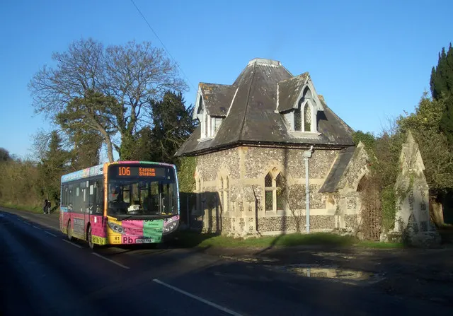 Alexander dennis enviro200 bus at wallingford%2c oxfordshire