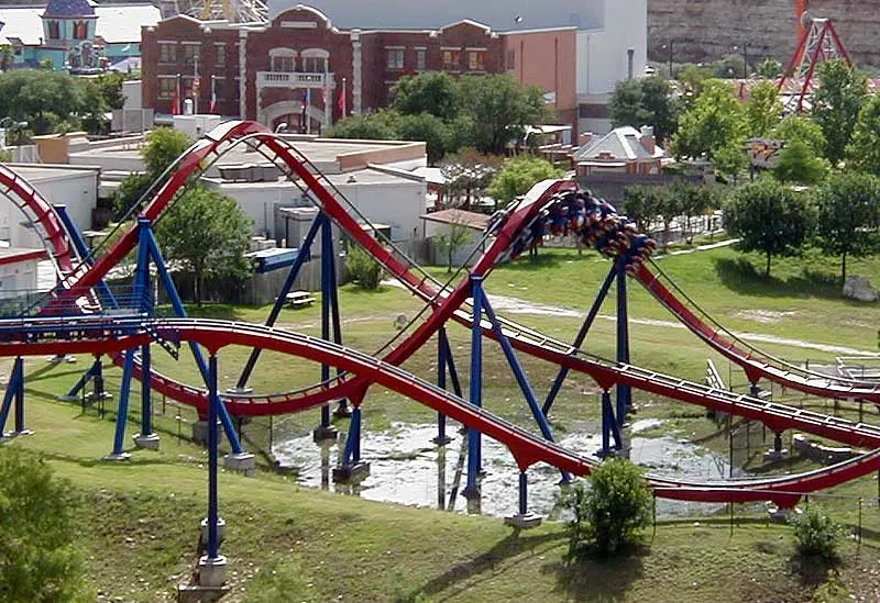 Superman krypton coaster - interlocking corkscrews