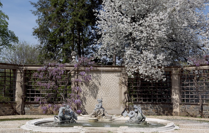 Lossy-page1-800px-garden views at dumbarton oaks in the georgetown neighborhood of washington%2c d.c lccn2013650688.tif