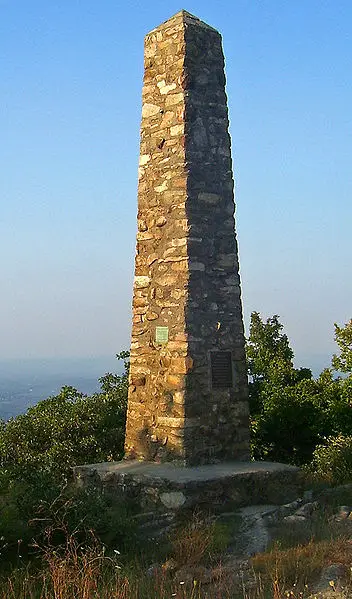 352px-north beacon mountain dar monument