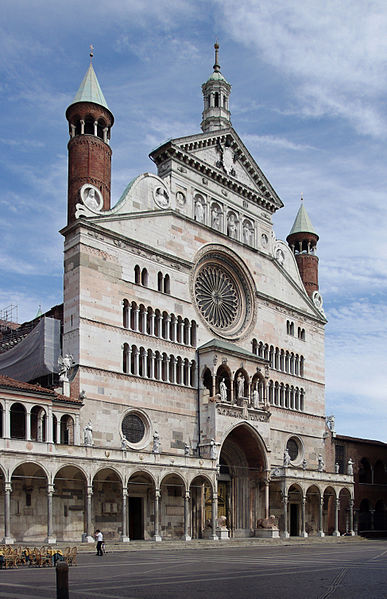 387px-20110725 cremona cathedral 5933