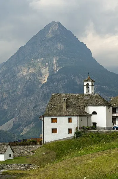 397px-frazione bugliaga e il monte cervandone