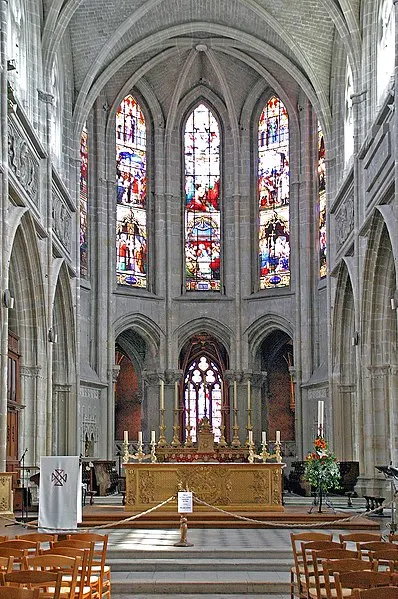 398px-00 1047 saint-louis cathedral in blois %28france%29