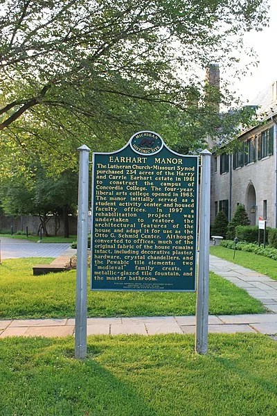 400px-earhart manor historical marker%2c 4090 geddes road%2c ann arbor%2c michigan - panoramio