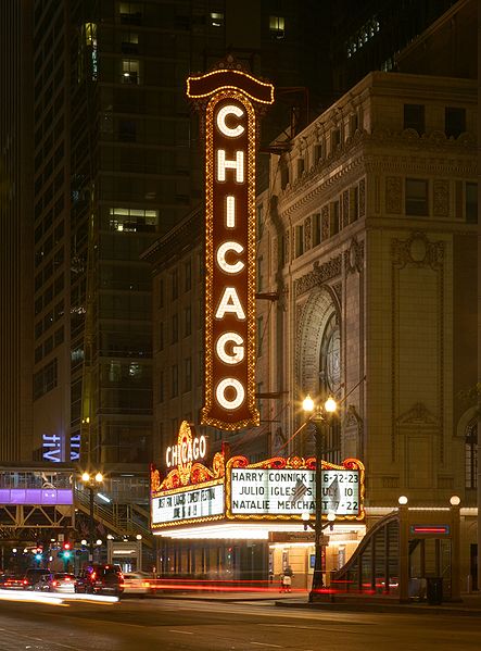 443px-chicago theatre 2