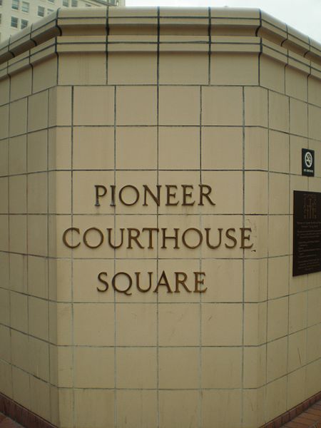 450px-pioneer courthouse square%2c pdx%2c or