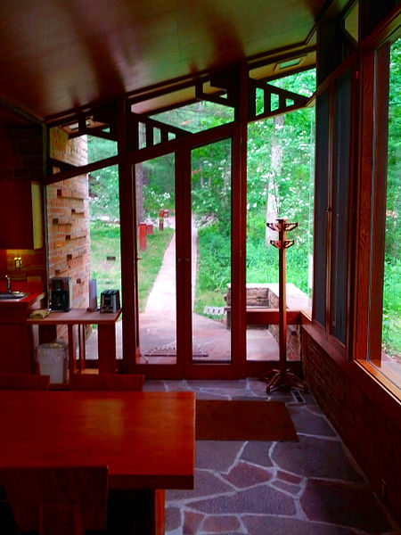 450px-seth peterson cottage interior